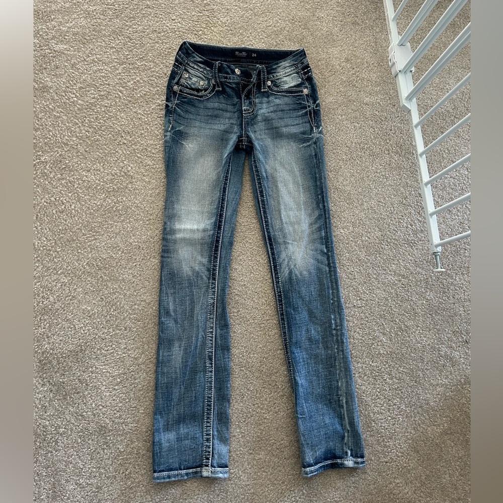 Miss me jeans like new. Wore a couple of times but they aren’t my stile anymore